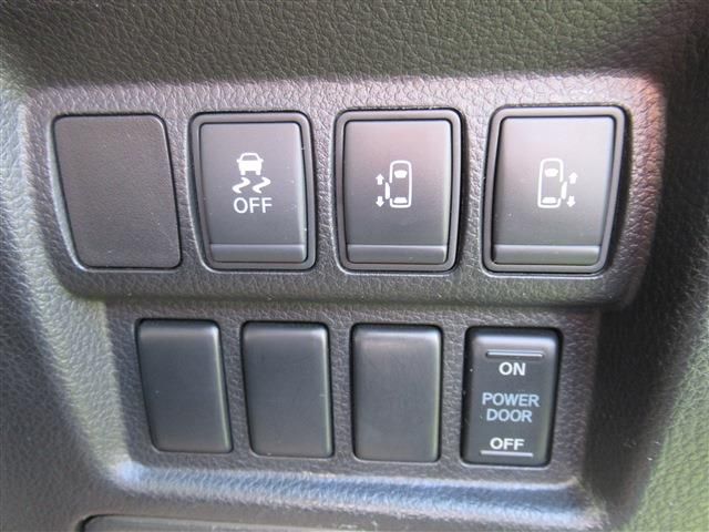 Nissan ELGRAND 2022-01 195239-20