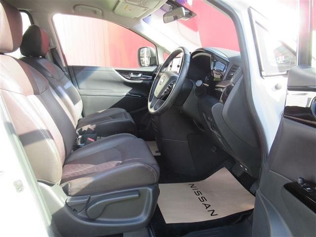 Nissan ELGRAND 2022-01 195239-3