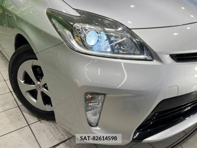 Toyota PRIUS 2014-04 243596-12