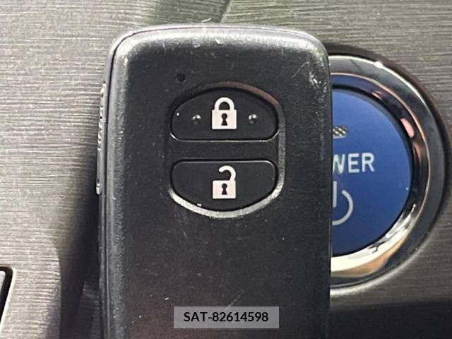 Toyota PRIUS 2014-04 243596-6