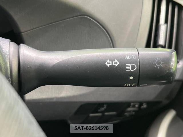 Toyota PRIUS 2014-04 243596-5