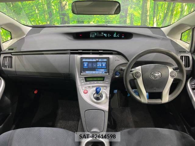 Toyota PRIUS 2014-04 243596-1