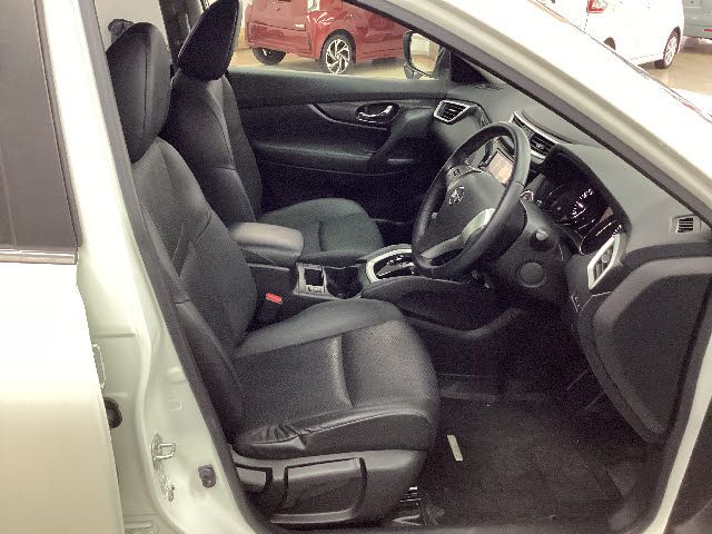 Nissan X-TRAIL 2016-11 18076-9