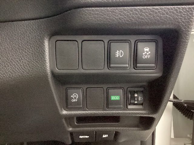 Nissan X-TRAIL 2016-11 18076-16