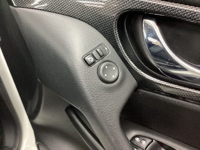 Nissan X-TRAIL 2016-11 18076-11