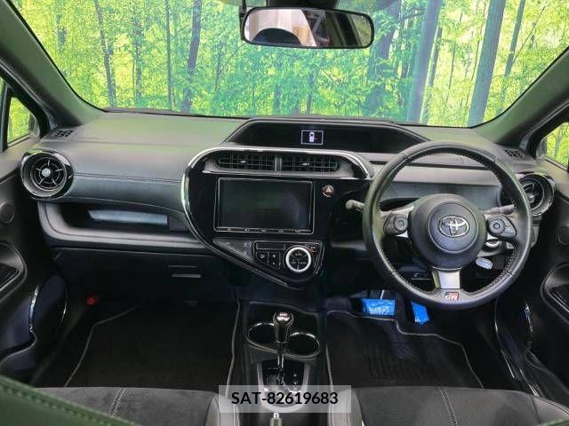 Toyota AQUA 2018-05 260666-1