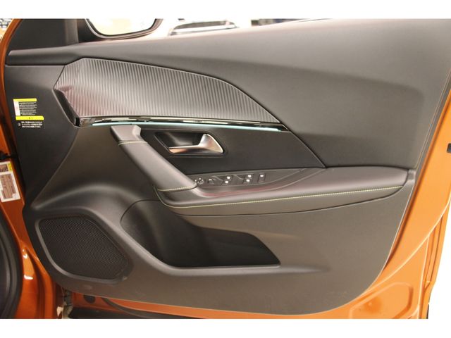 Peugeot 2008 2020-12 9005-17