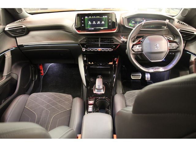 Peugeot 2008 2020-12 9005-1