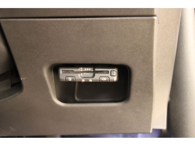 Peugeot 2008 2020-12 9005-12