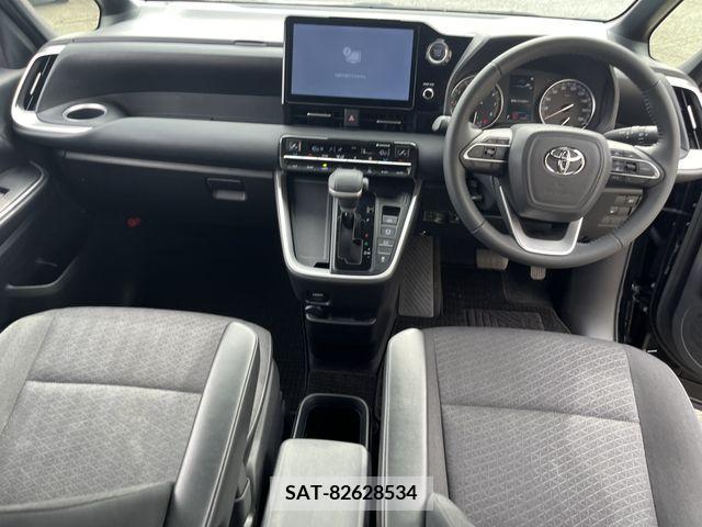 Toyota NOAH 2022-07 313589-11