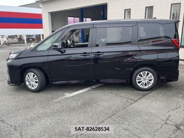 Toyota NOAH 2022-07 313589-7