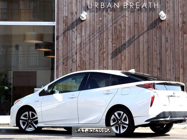 Toyota PRIUS 2017-04 372410-9