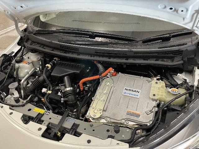 Nissan NOTE 2019-08 24265-27