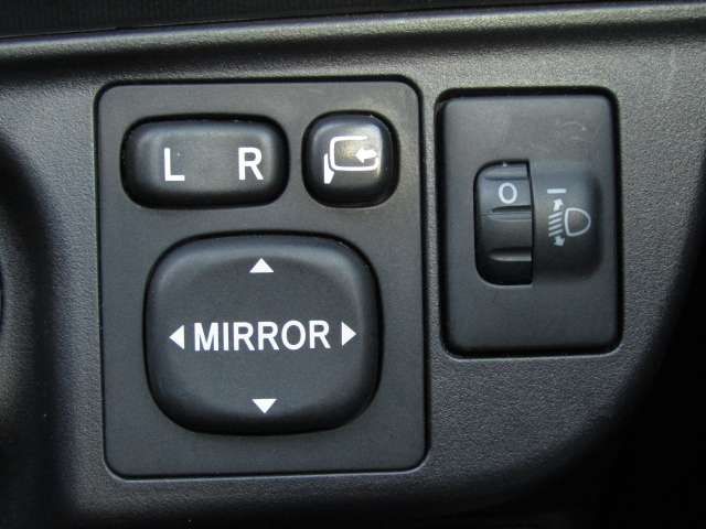 Toyota AQUA 2012-06 182421-11