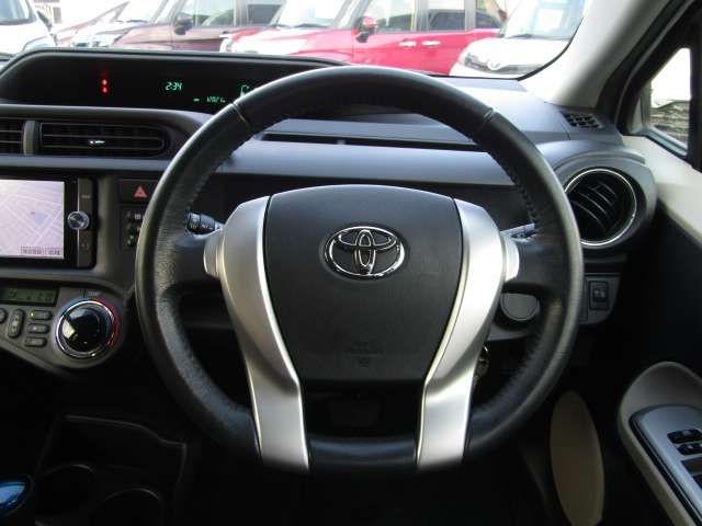 Toyota AQUA 2012-06 182421-14