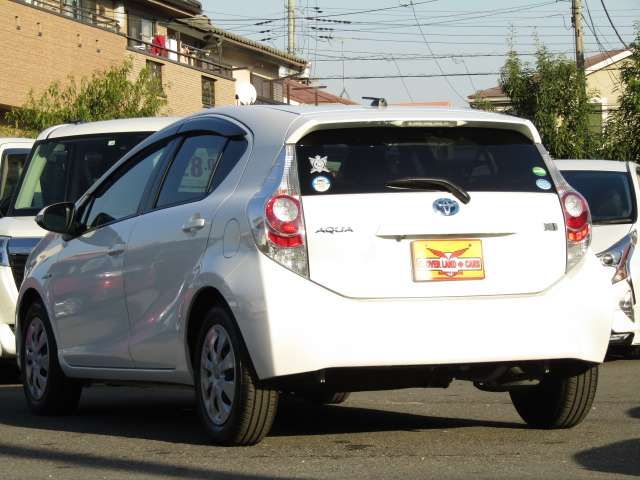 Toyota AQUA 2012-06 182421-7