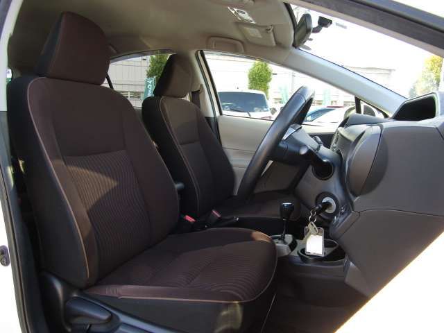 Toyota AQUA 2012-06 182421-16