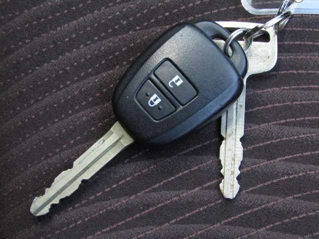 Toyota AQUA 2012-06 182421-12