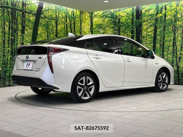 Toyota PRIUS 2016-06 380077-17