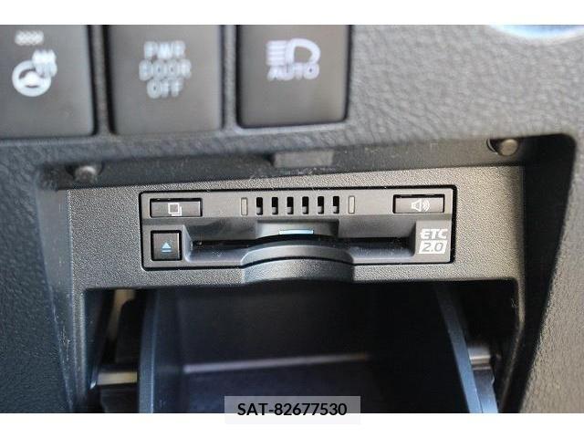 Toyota VELLFIRE 2018-04 208635-4