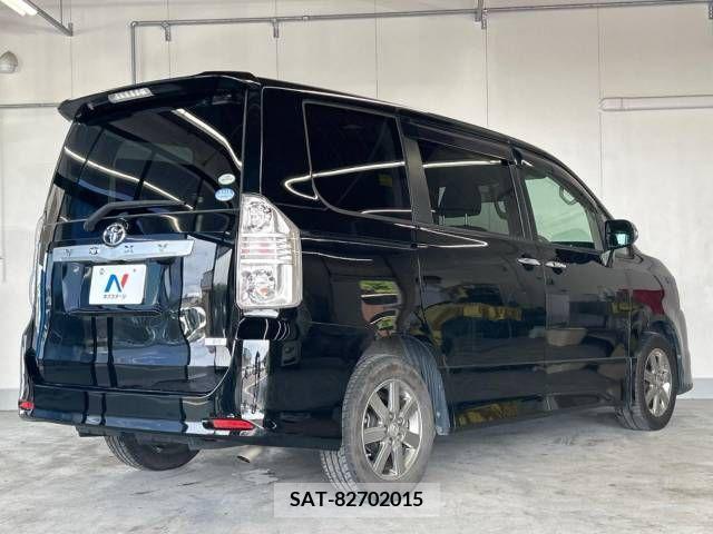 Toyota VOXY 2009-11 327833-17