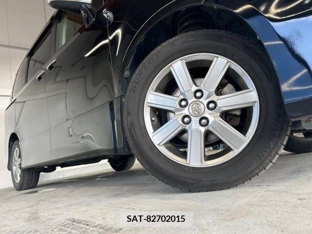 Toyota VOXY 2009-11 327833-12