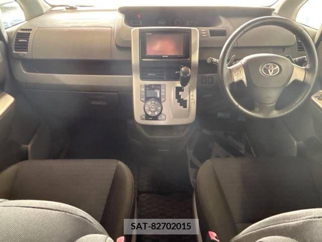 Toyota VOXY 2009-11 327833-1