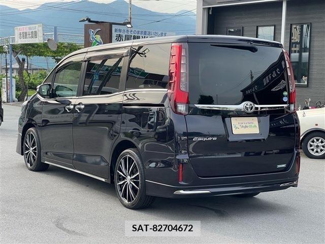 Toyota ESQUIRE 2017-06 272039-6