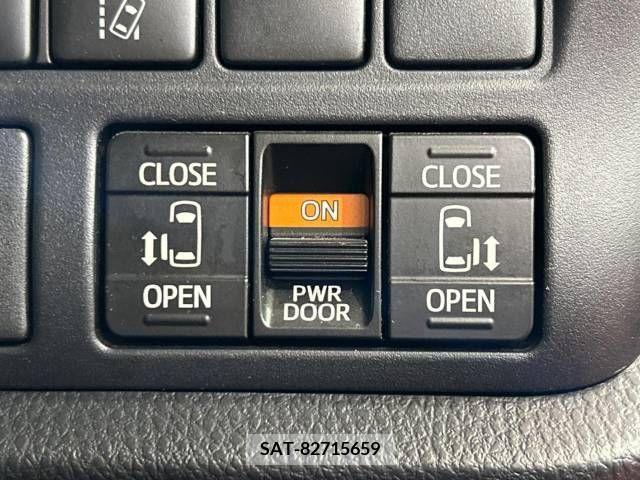 Toyota VOXY 2018-12 289286-5
