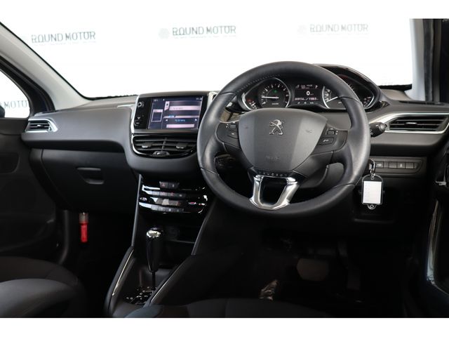 Peugeot 208 2012-11 196458-11