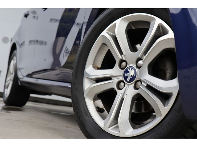 Peugeot 208 2012-11 196458-8