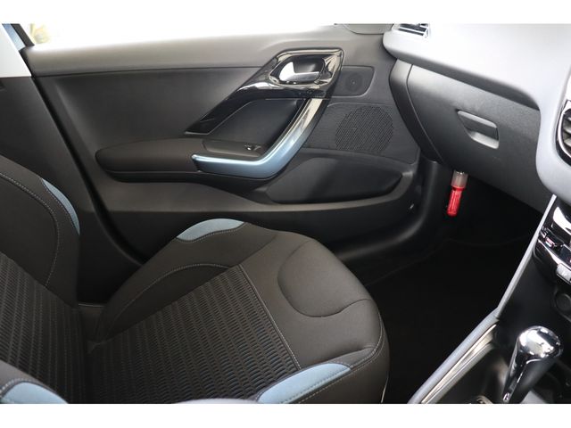 Peugeot 208 2012-11 196458-19