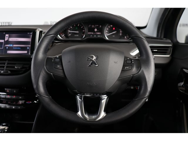 Peugeot 208 2012-11 196458-12