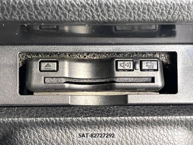 Toyota VOXY 2021-04 228419-6