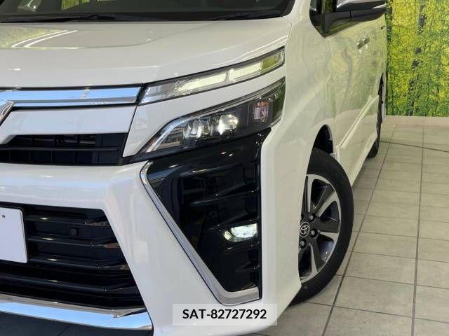 Toyota VOXY 2021-04 228419-13