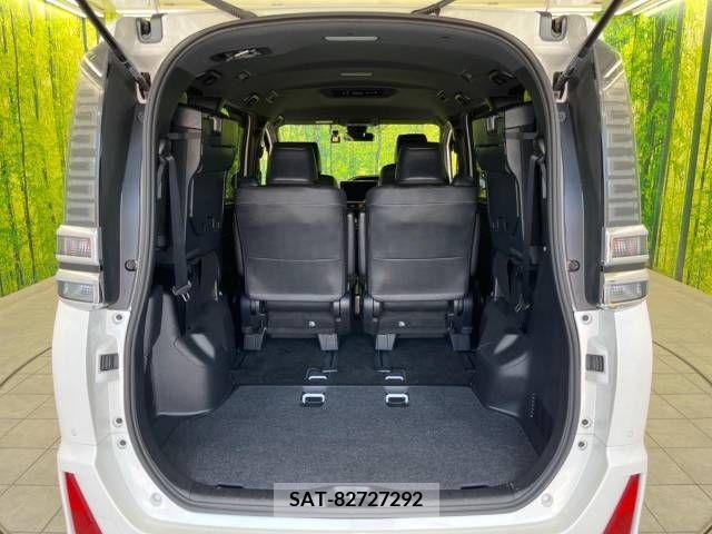 Toyota VOXY 2021-04 228419-11