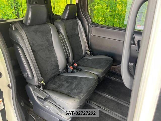 Toyota VOXY 2021-04 228419-9