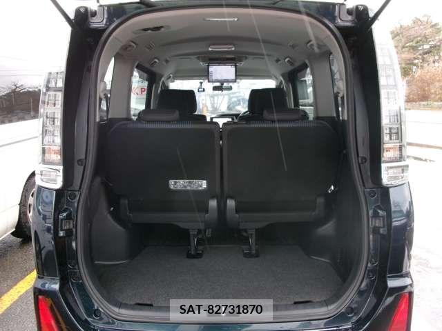 Toyota VOXY 2015-09 205255-14