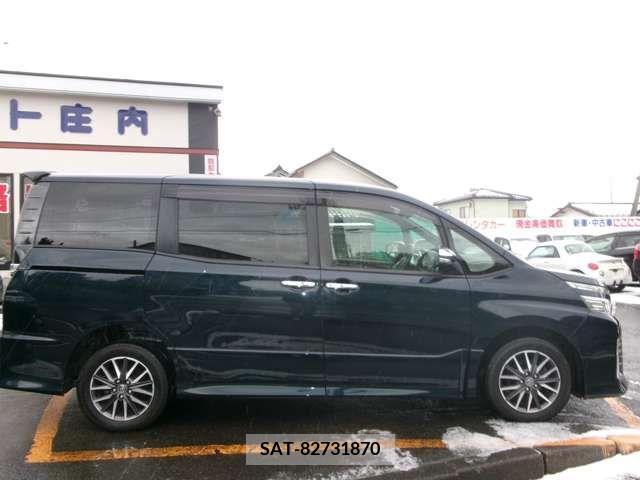 Toyota VOXY 2015-09 205255-3