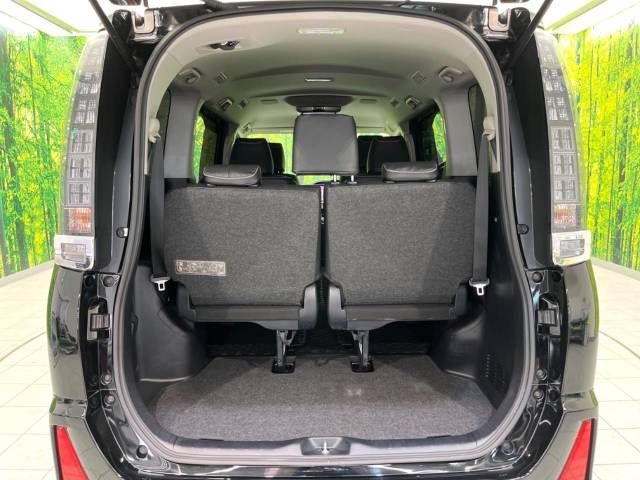 Toyota VOXY 2014-12 11930-11