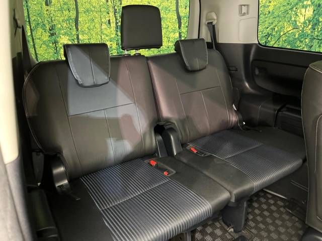 Toyota VOXY 2014-12 11930-10