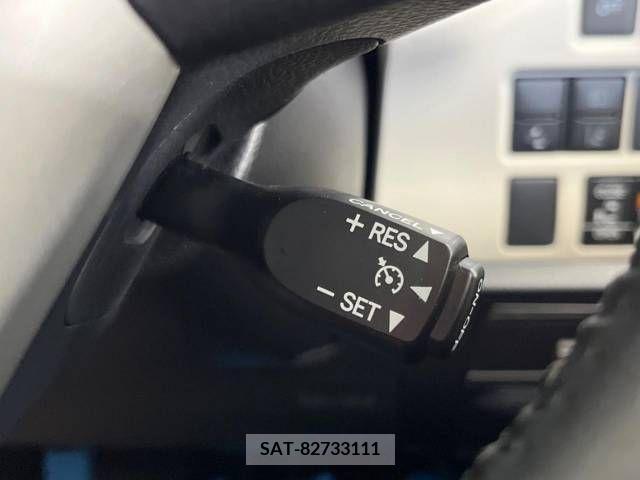 Toyota NOAH 2019-08 321637-6