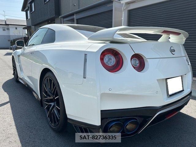 Nissan GT-R 2019-08 243902-6