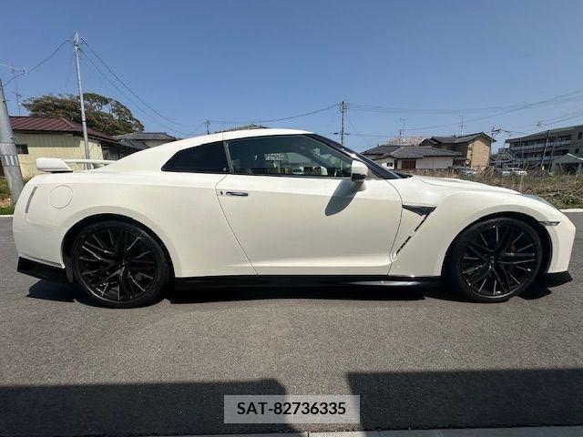 Nissan GT-R 2019-08 243902-3
