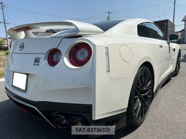Nissan GT-R 2019-08 243902-4