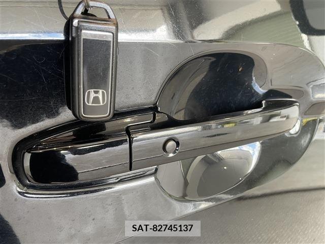 Honda N BOX 2022-06 364492-11