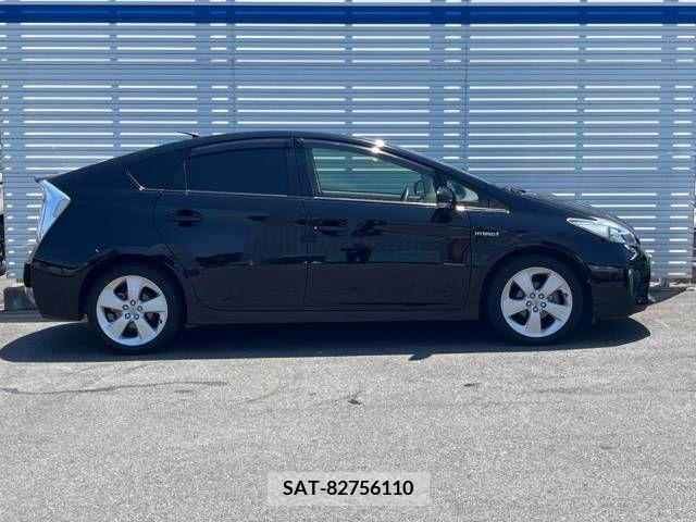 Toyota PRIUS 2015-08 393425-16