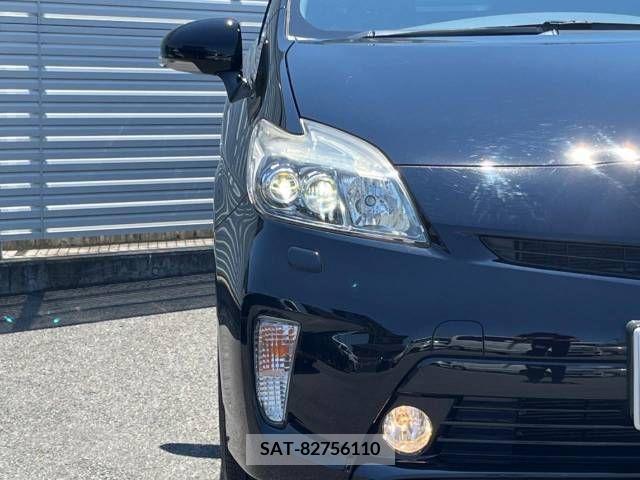 Toyota PRIUS 2015-08 393425-11