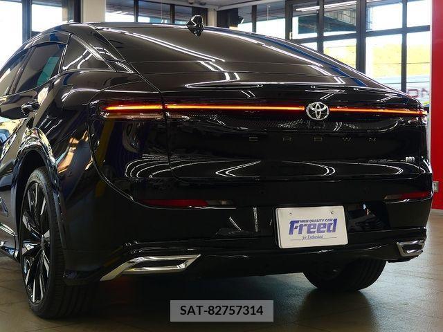 Toyota CROWN 2023-01 222075-9