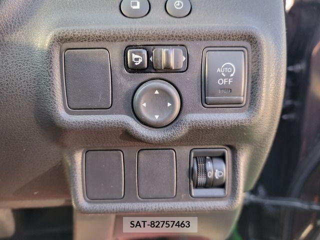 Nissan NOTE 2013-08 208391-14